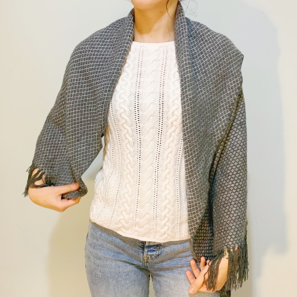 ALPACA Grey Plaid Fringed Shawl Scarf